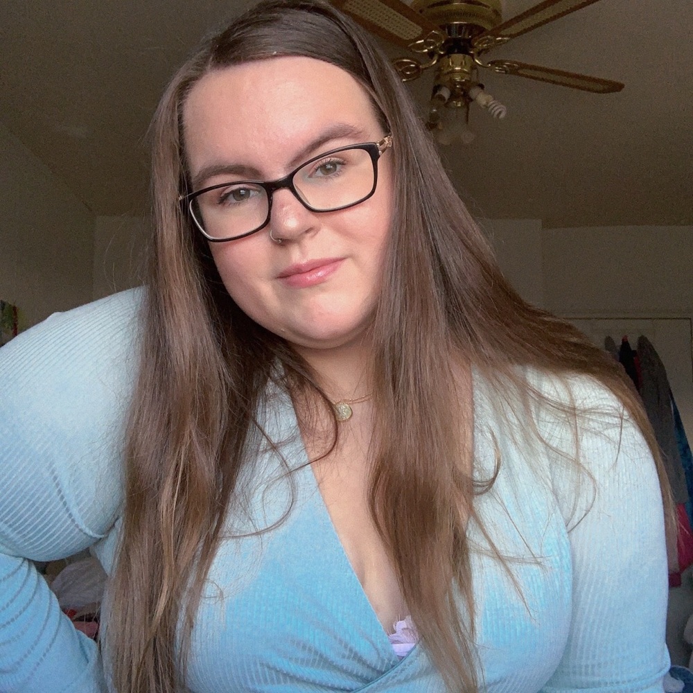 Meet your Posher, Ashley